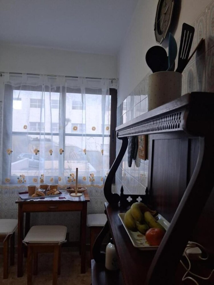 2 Bed Island Retreat-sleeps 4-5 Min Walk To Beach