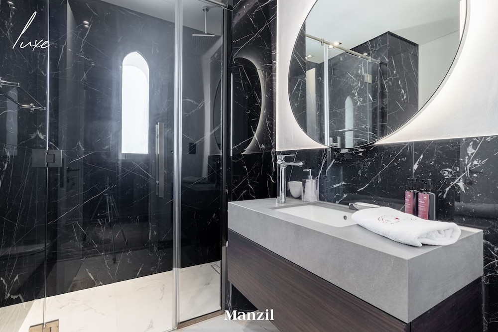 Luxury Sky Villa w Private Pool Sea View in Palm