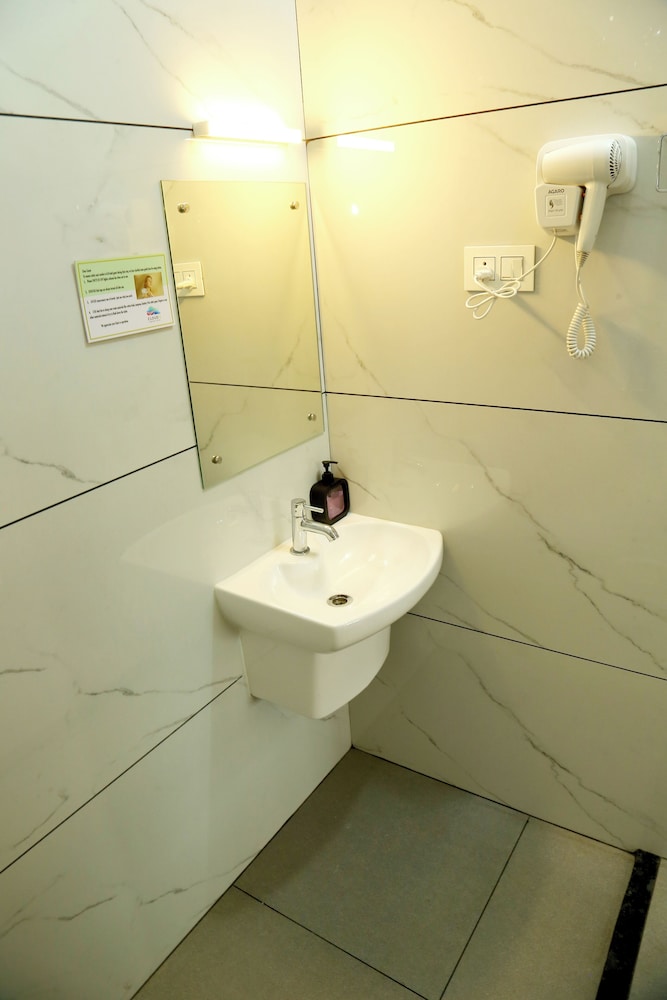 Cloud9 Airport Hotel