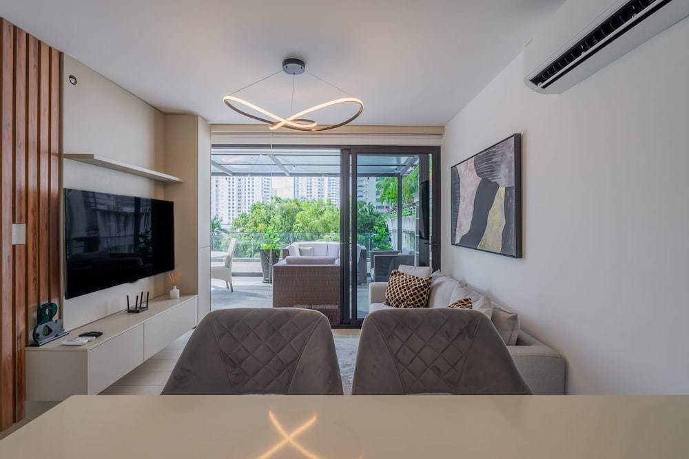 w Radiant 1BR w Modern Balcony in San Francisco