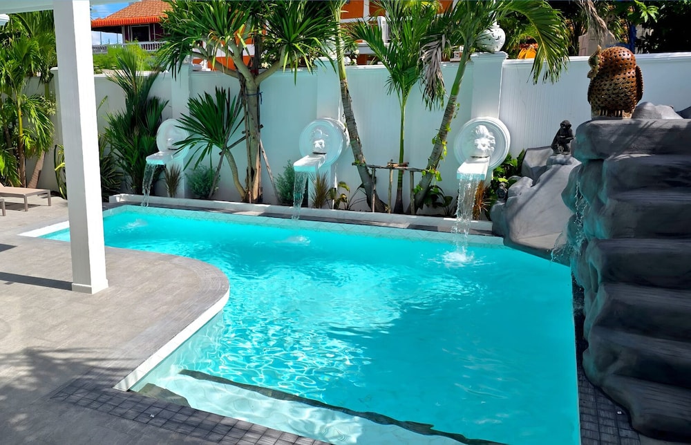 NEBULAND Luxury Pool Villa Pattaya Walking Street