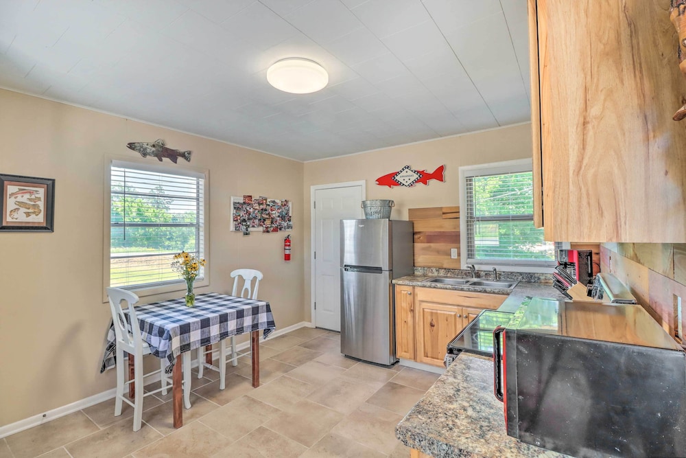 Arkansas Fishing Getaway: Near Norfork River! view 4
