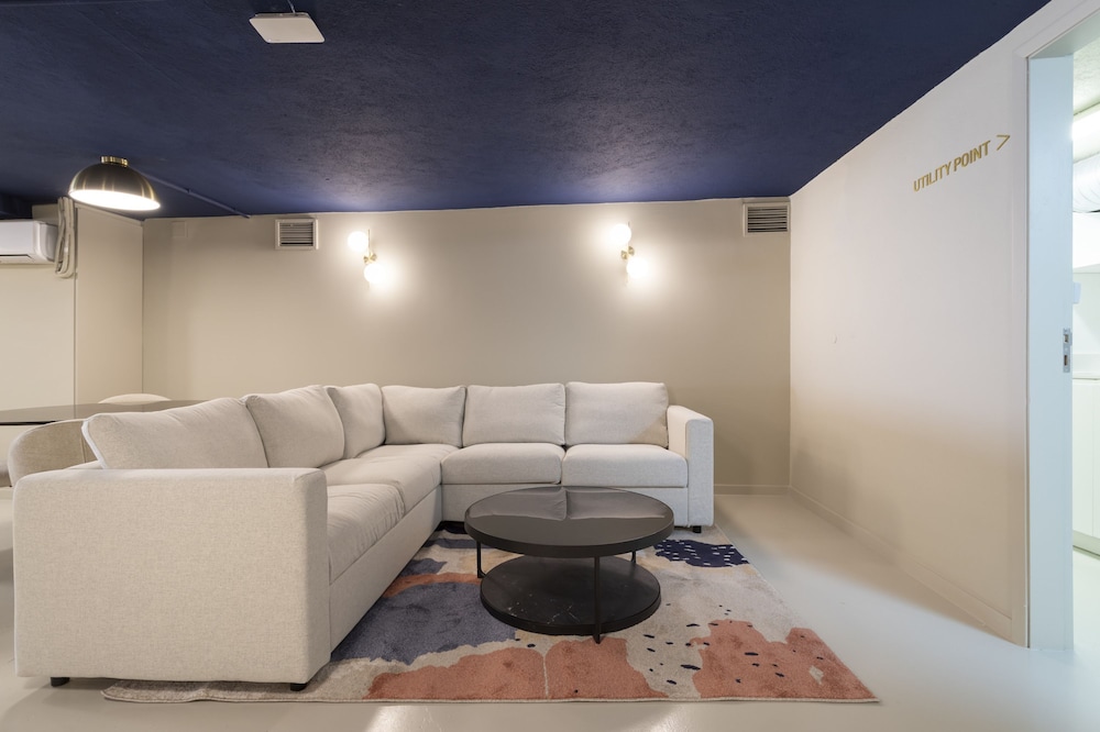 Lapa Diplomatic Flat 0 3 by Feel Lisboa