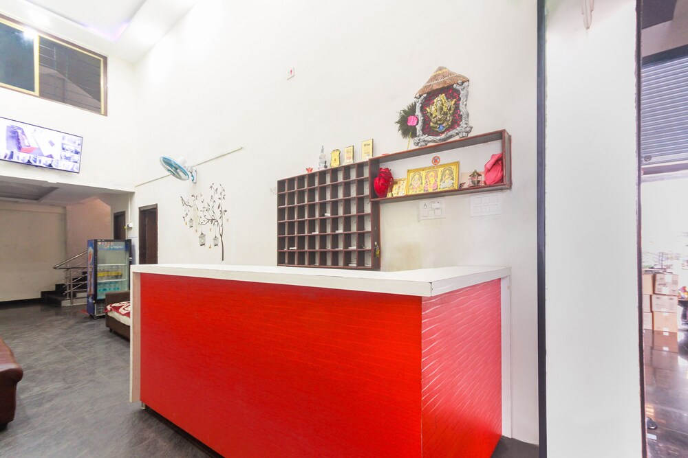 Lobby & Reception