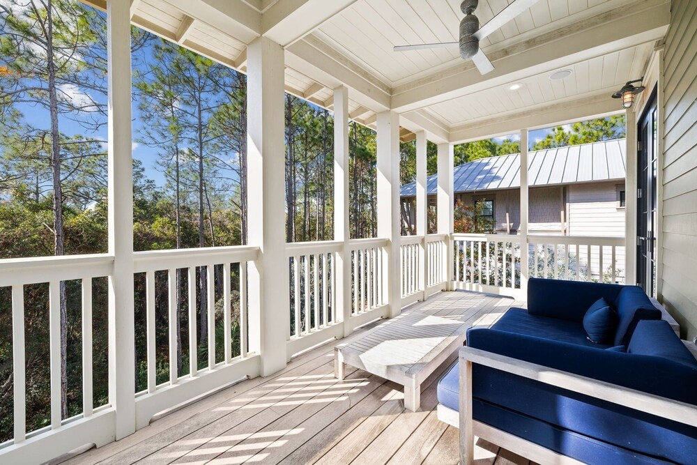 6-seater Golf Cart 3 Mins To Camp Watercolor Yankee Sun 5 Bedroom Home by RedAwning view 3