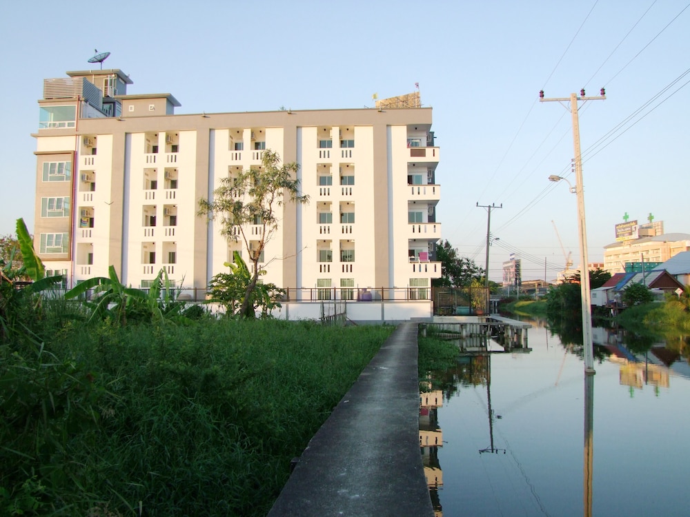 Hotel At Ease Residence Suvarnabhumi - Image 1