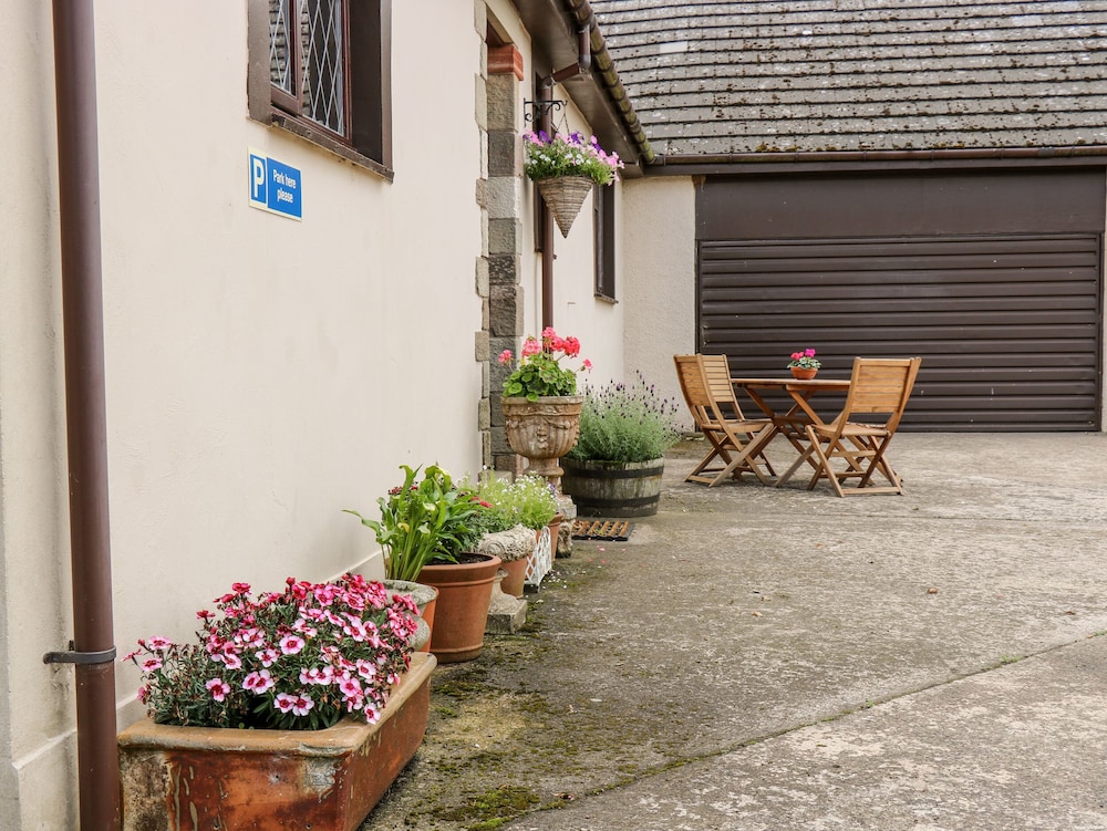 Courtyard Cottage