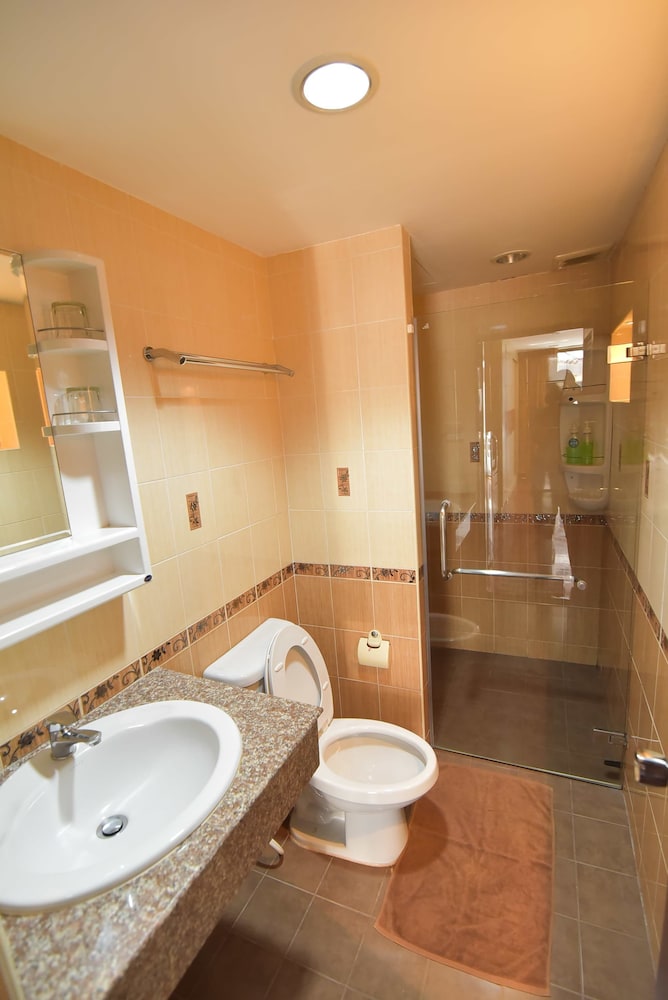Eight Ville Apartment