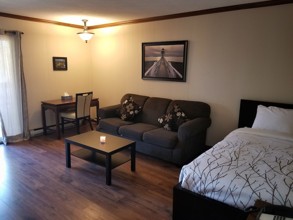 Pinedale Inn