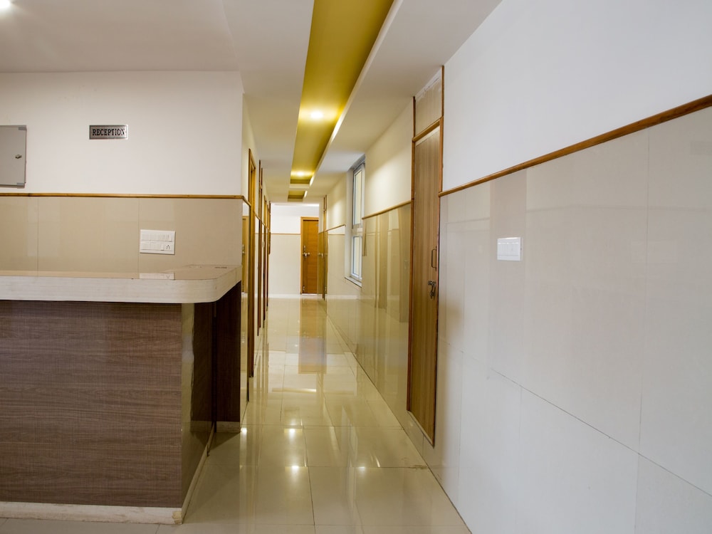 OYO 9248 Hotel Shrinidhi