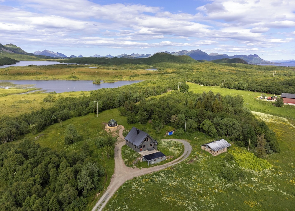 Bestefarhaugen - the Cozy House on the Hill,& Dome