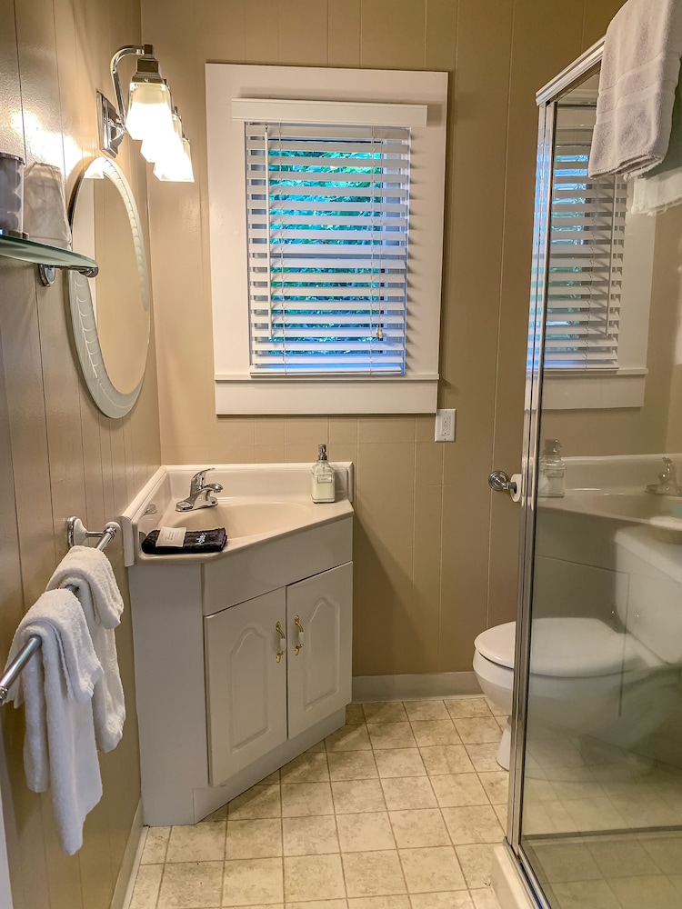 Ashland Vacations - Palm Cottages - Property Image 18