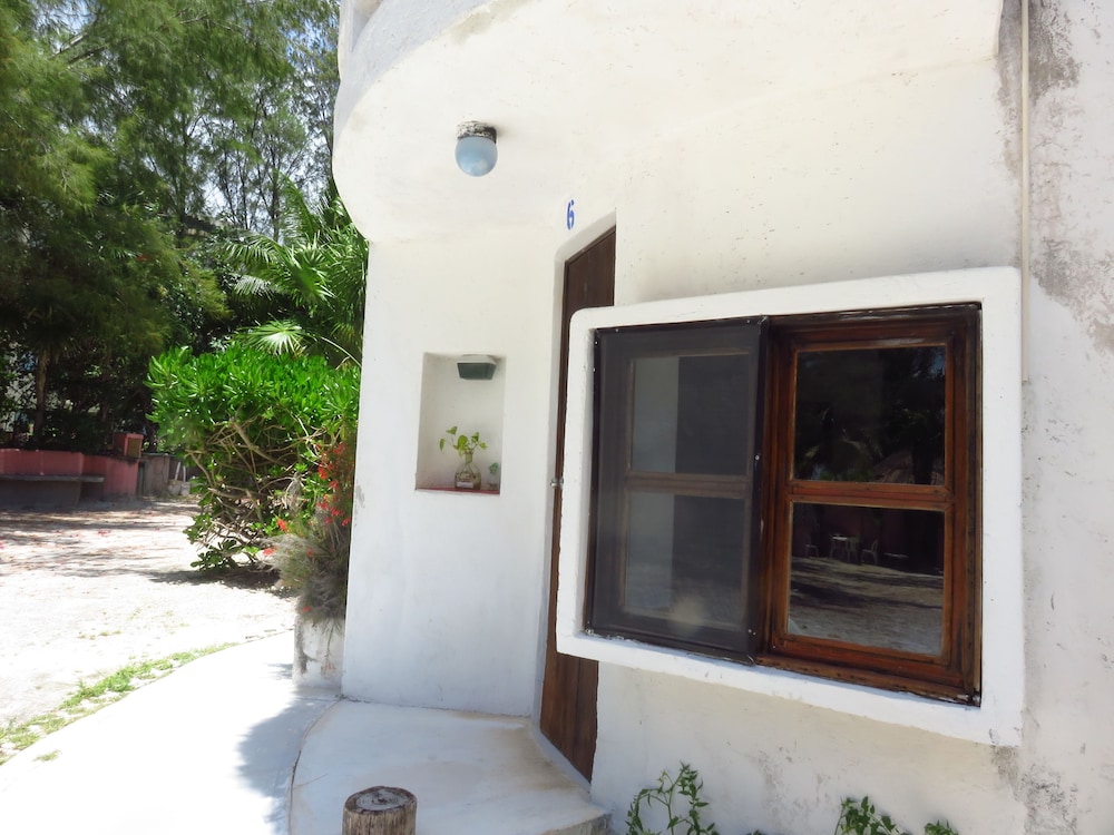 Hotel Acamaya Reef Cabanas - Caravan Park - Image 1