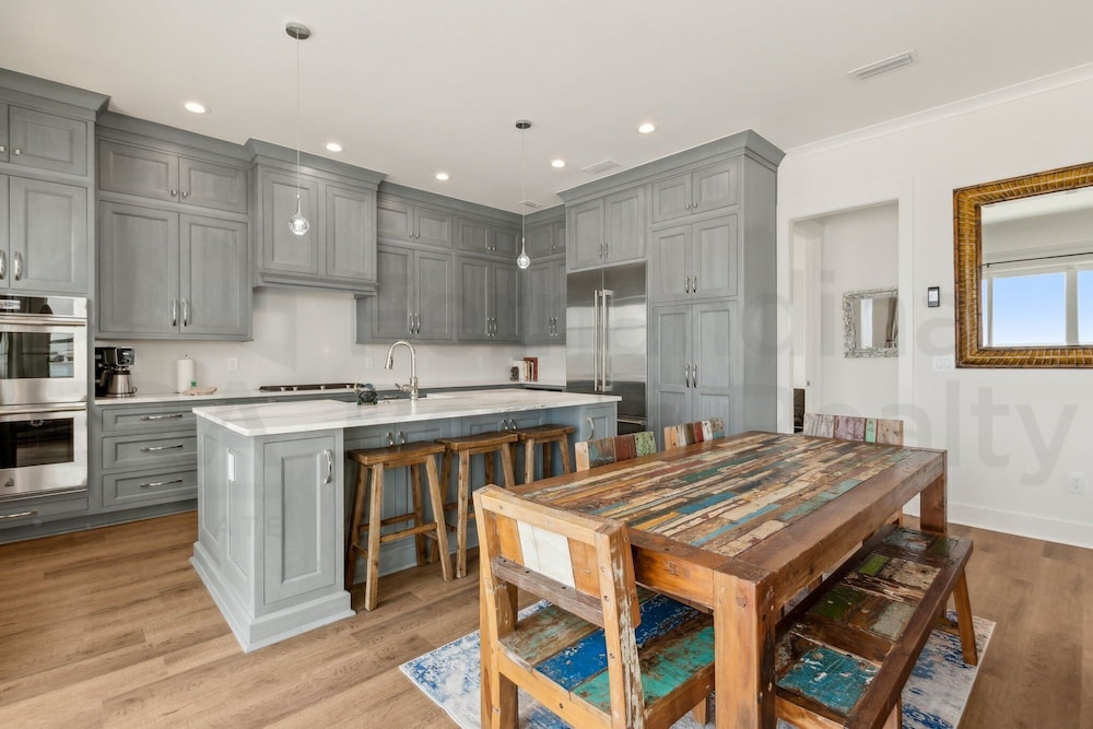 1088 S. Fletcher Ave 5 Bedroom Home