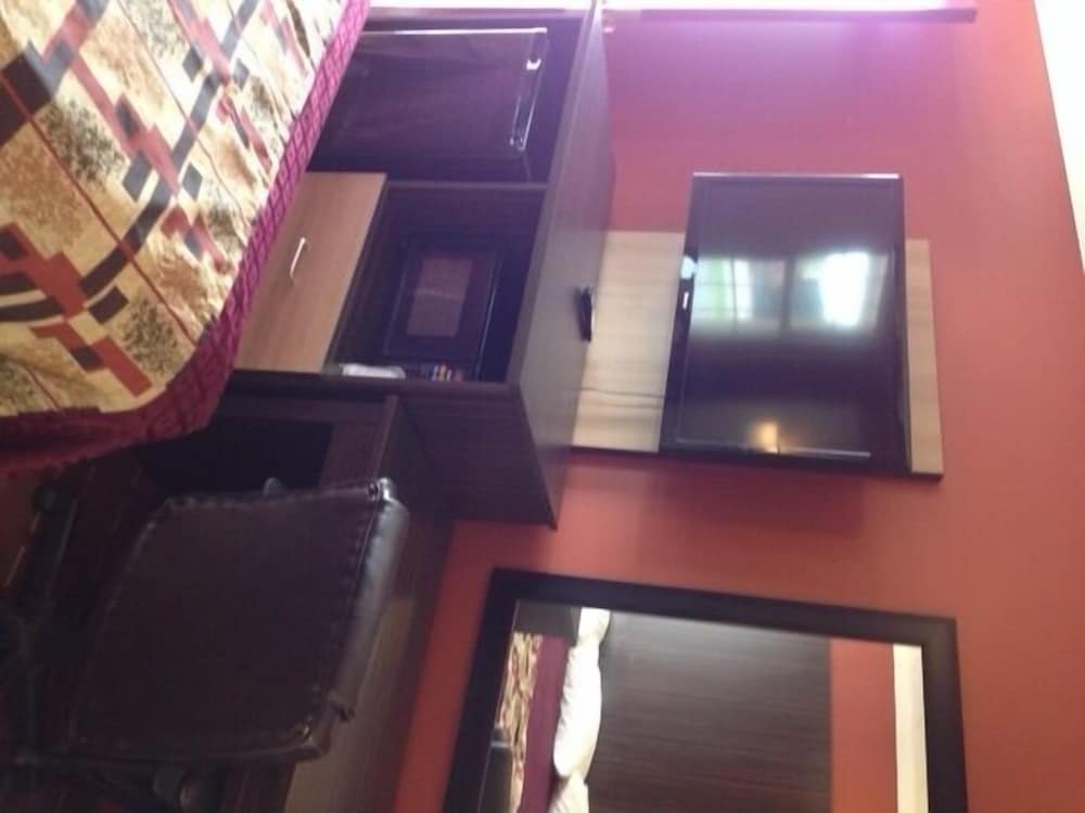 Budget Inn