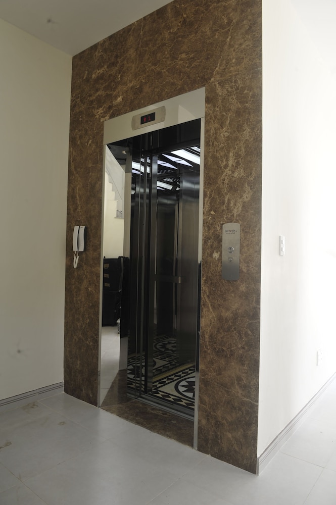 Kosmos Apart Hotel