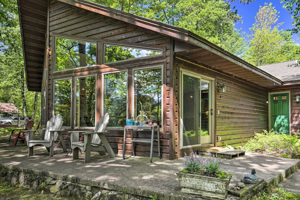 Northwoods Cabin w/ Lake Access & Boat Dock view 3