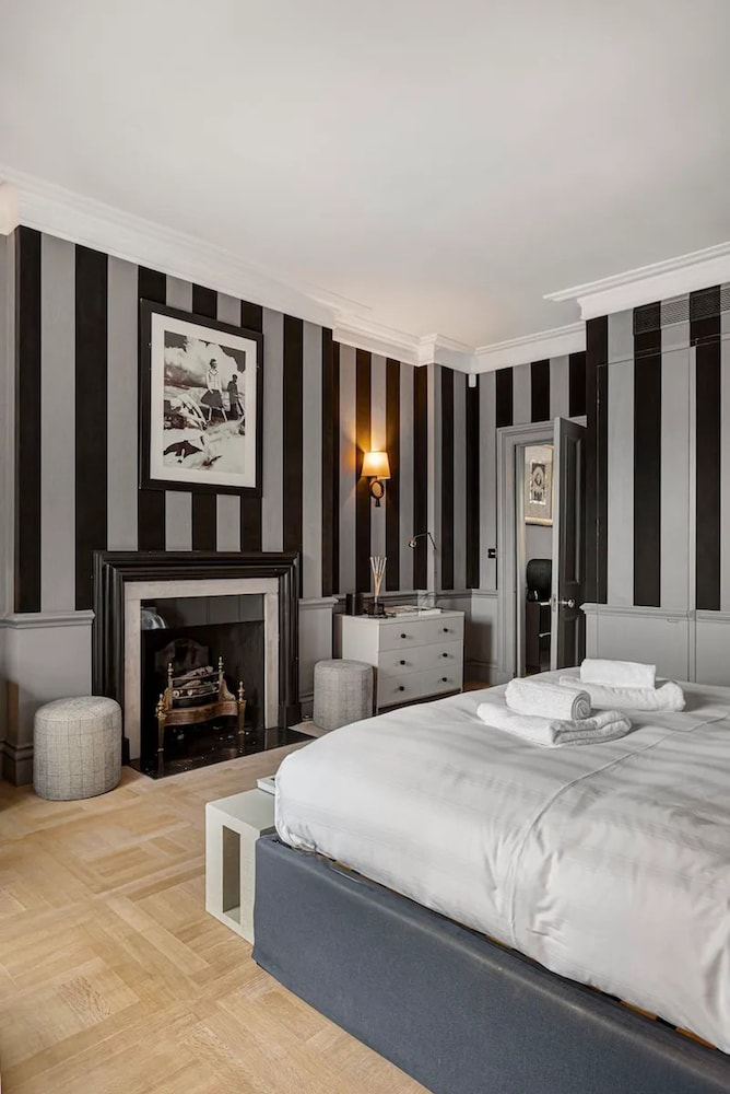 Cadogan Squre-2 Bedroom