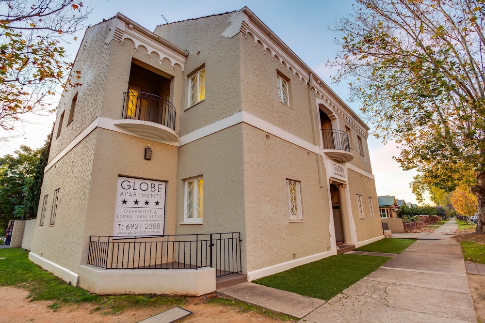Globe Apartments