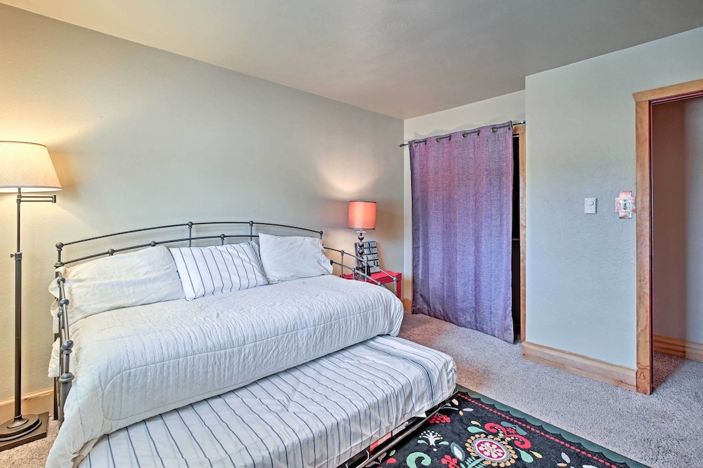 Dog-friendly Frisco Escape: Walk Downtown! view 3