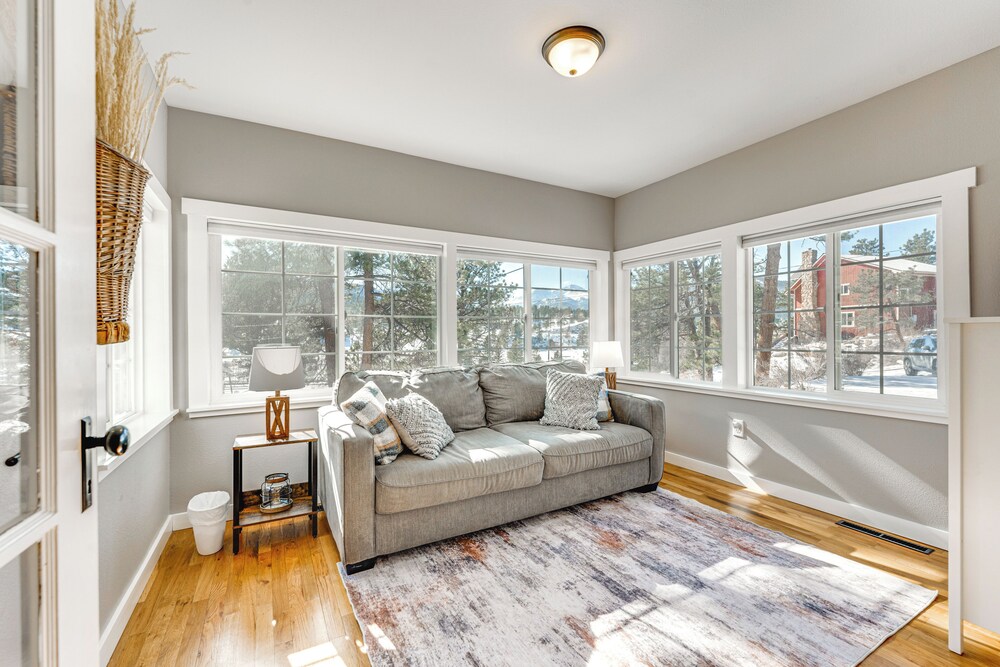 Steps to Estes Lake: Mtn-view Hideaway w/ Hot Tub!