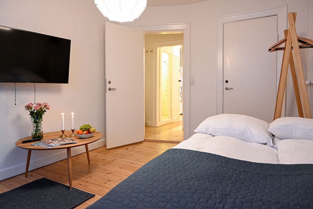 Sanders Park - Charming 1-bdr Apt Close to Metro view 5