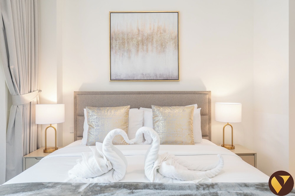 Vogue Rosewater Creek Beach Stylish 2BR