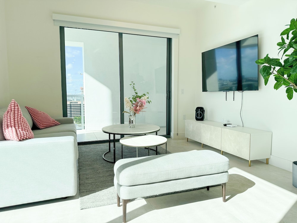 Luxury 3BR with Private Rooftop