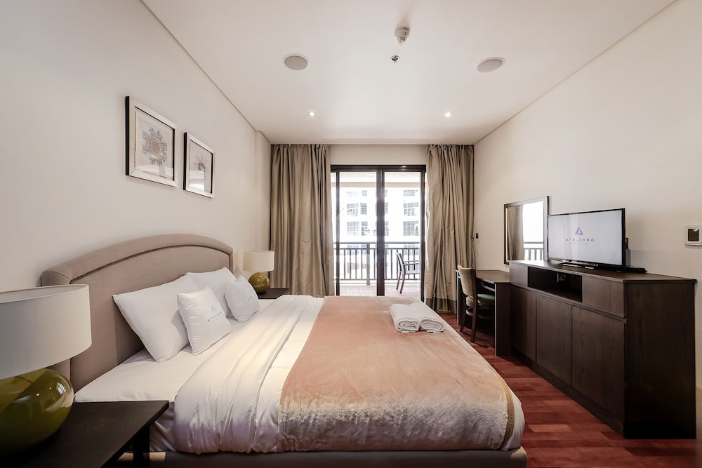Exotic Apartments at Royal Amwaj