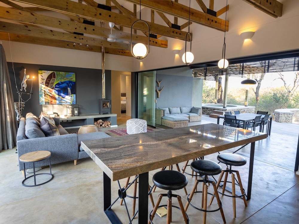 Villa in Hoedspruit With Hot Tub