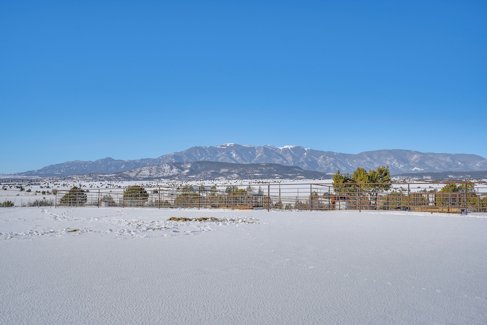 Mtn-view Hideaway w/ Wood Stove in Pueblo!
