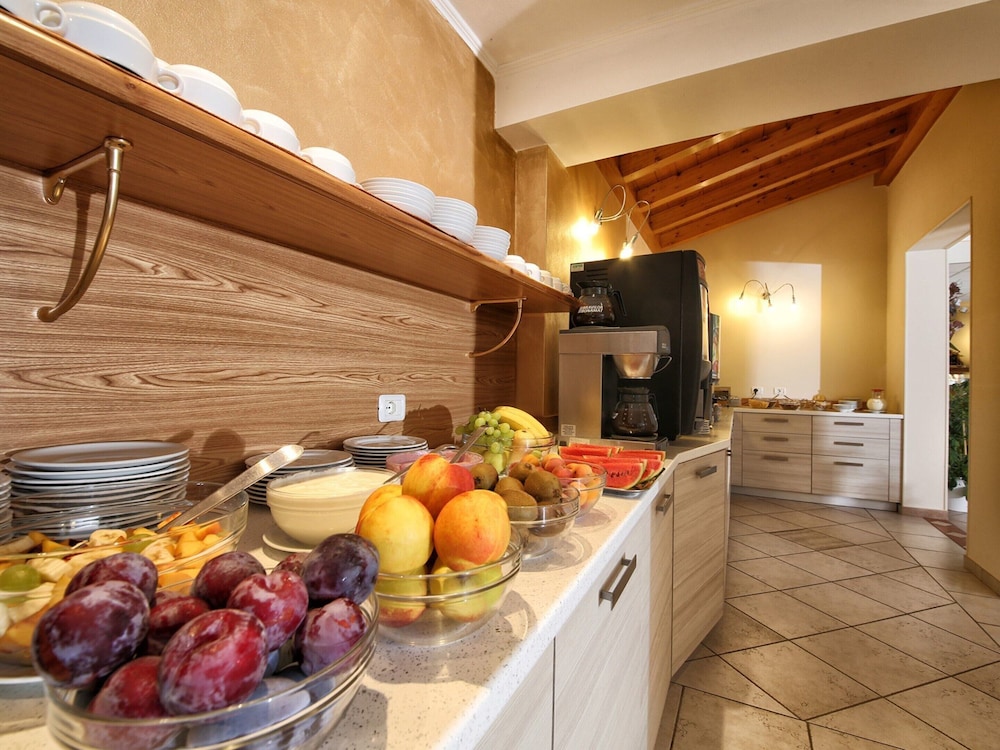 Lavish Holiday Home in Tremosine With Swimming Pool photo 5