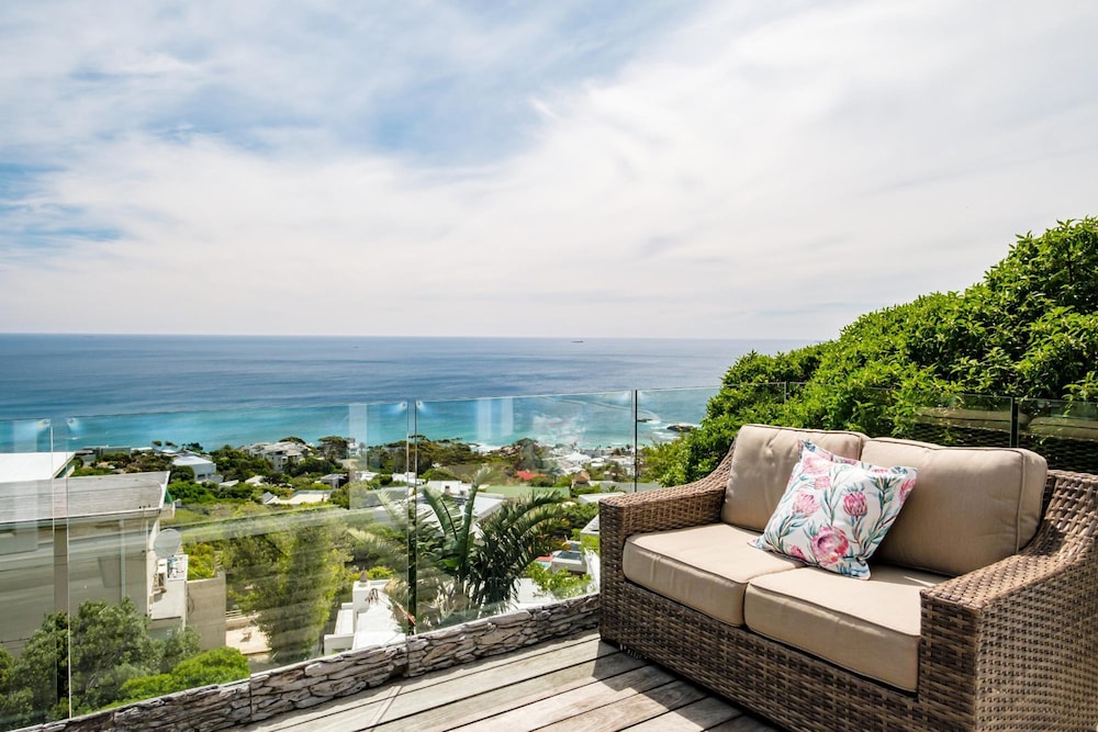 Stylish Camps Bay Home With Sea Views Beleza Villa
