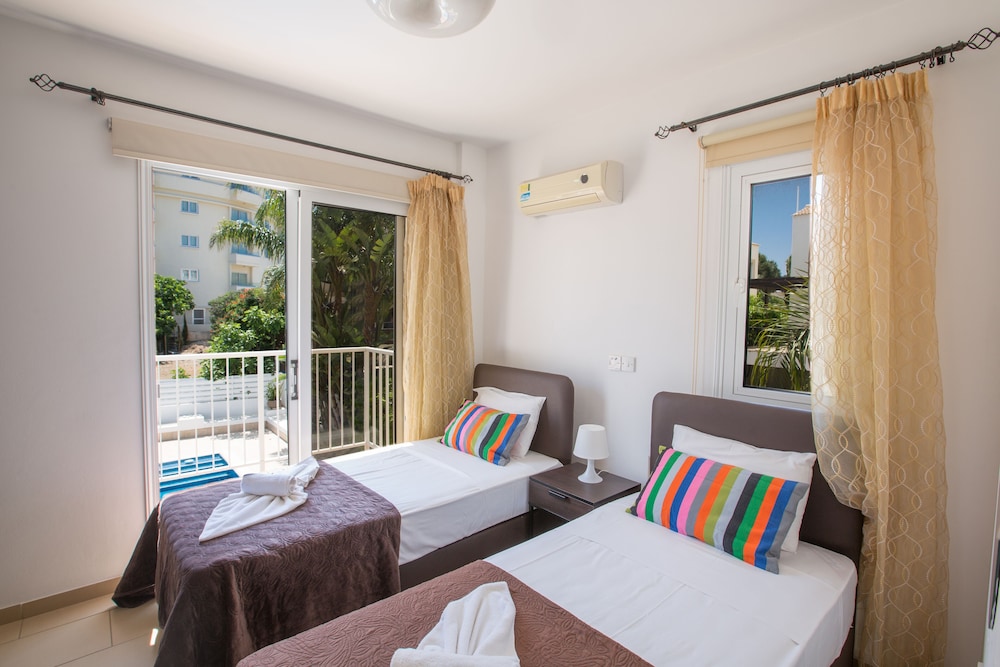 Protaras Holiday Villa Pv5 view 4