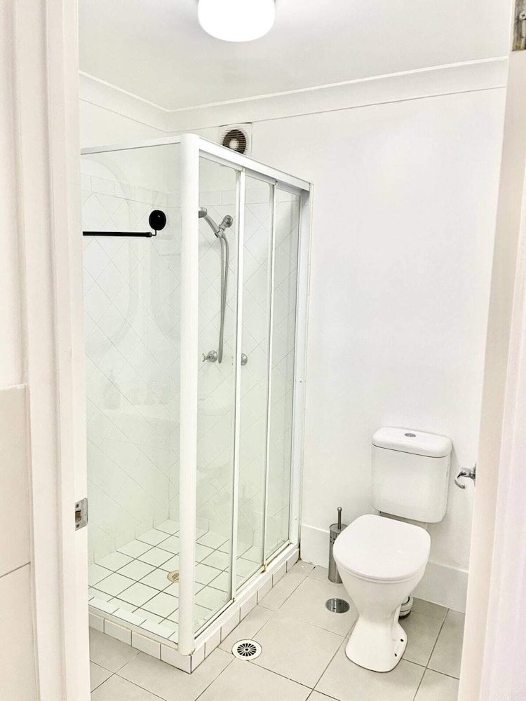 Home on a Hill - 1 Bedroom Apartment