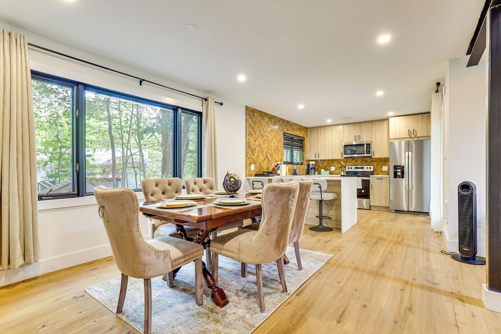 Hike & Fish: Peaceful Family Cabin in Tobyhanna!