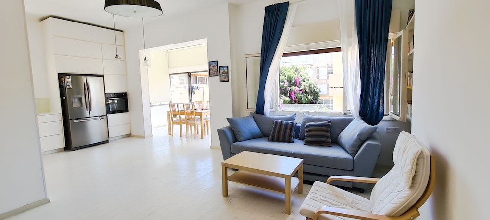 Modern Apt Rothschild Very Central TL7