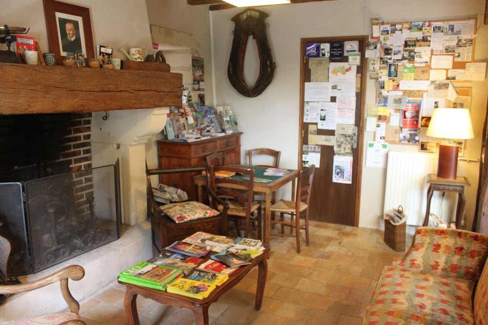 La Grange au Pesle view 2