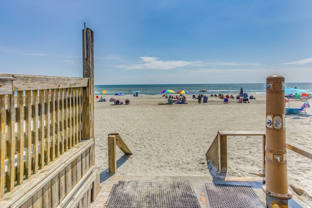 14th-floor Oceanfront Condo in Myrtle Beach!