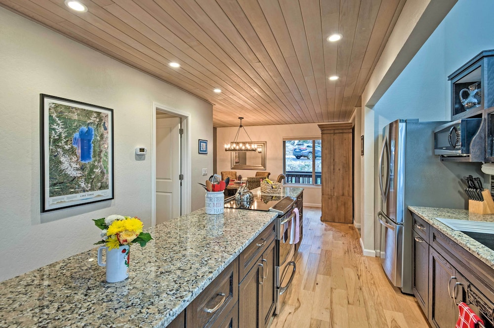 Tahoe Retreat w/ Deck - 2 Mi to Nevada Beach! - Property Image 22