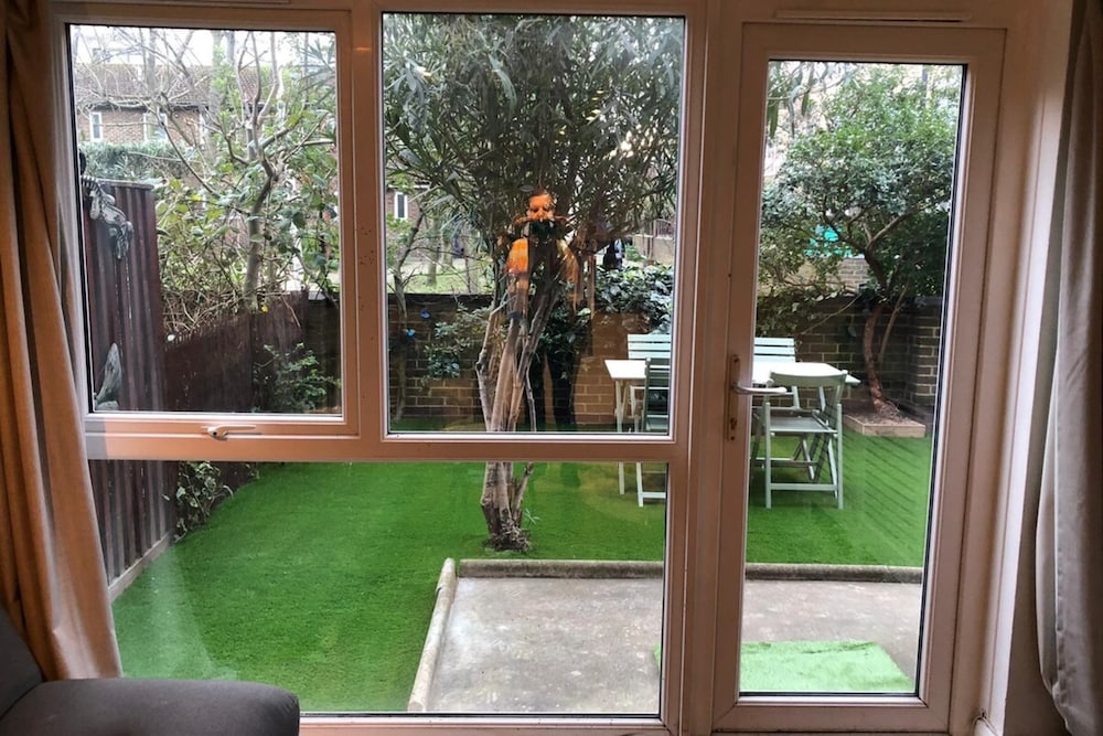 Lovely 2 Bedroom Apartment With Garden, South Bank Westminster