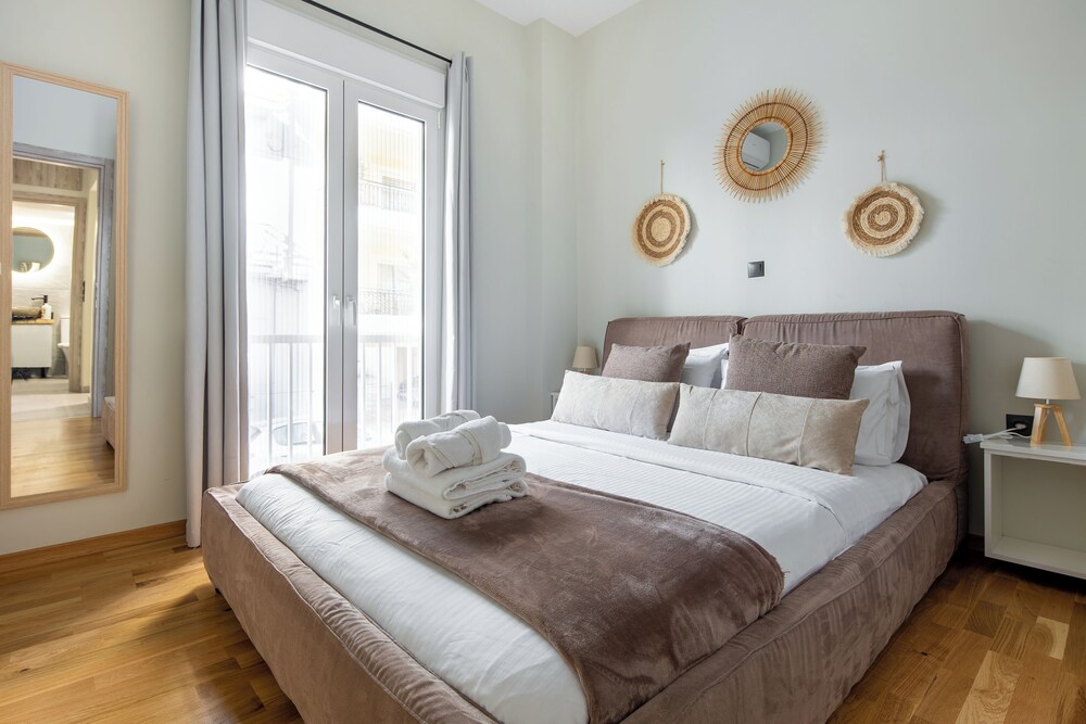 Cesily 2-Bedroom Apartment in Athens