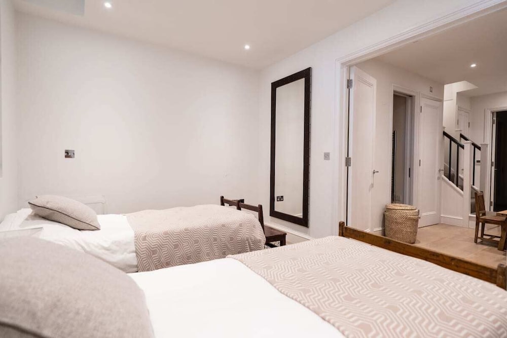 The Chelsea Place - Lovely 4bdr House With Terrace