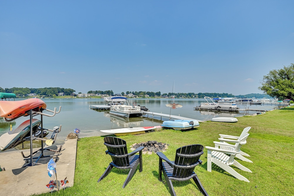 Dock & Kayaks: Lake-view Home, 29 Mi to Notre Dame
