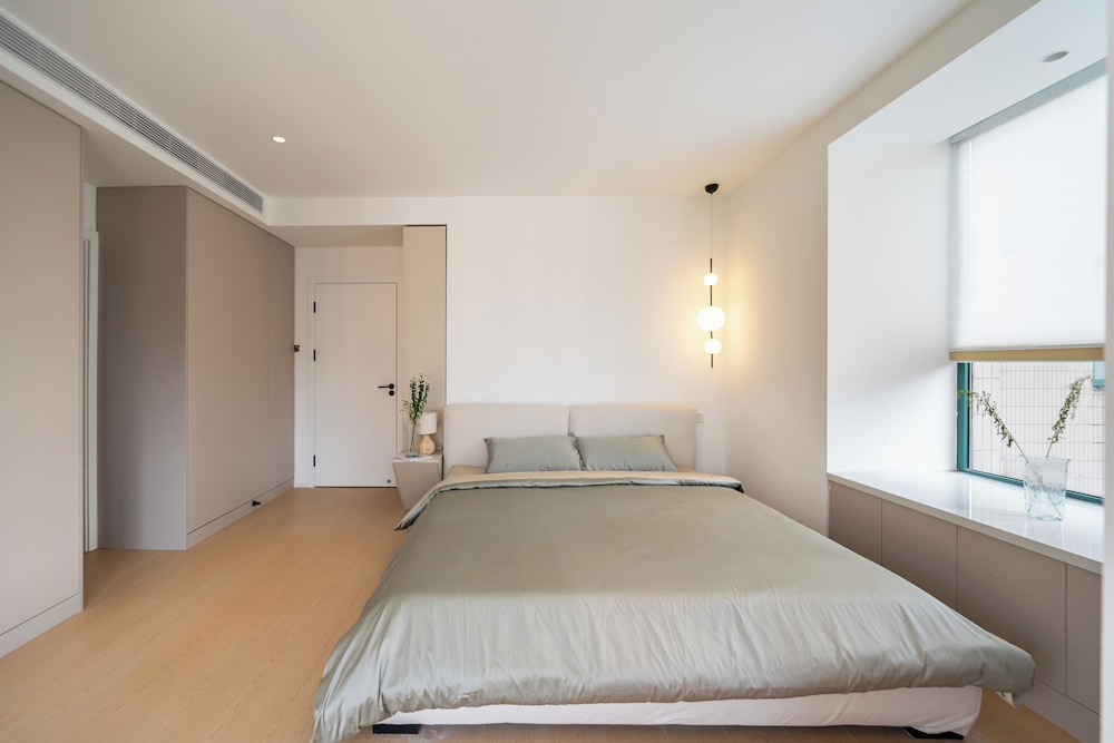 Book and Bed - Xujiahui