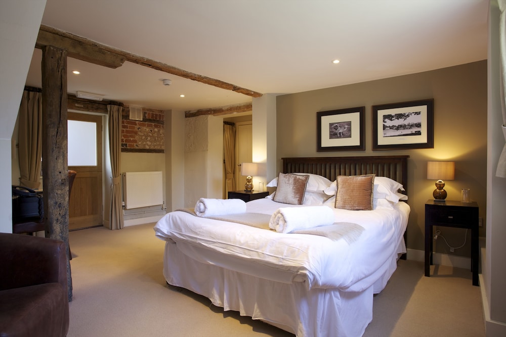 The Woolpack Country Inn view 3