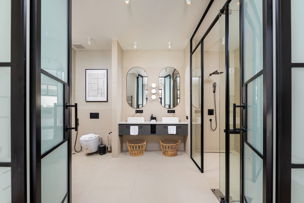 Onyx Villas by TropicLook