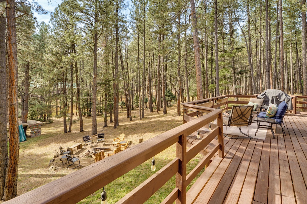 4 Mi to Angel Fire Resort: Home w/ Fire Pit!