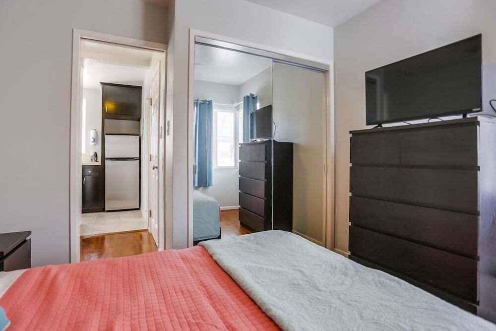 Manhattan Shores 1A
