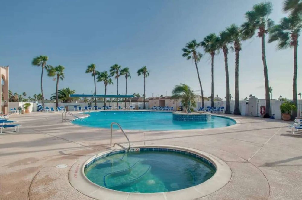 Stylish 2BR Waterfront Home w Pool Resort Access